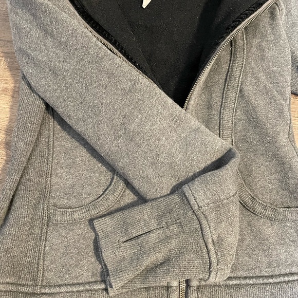 Lululemon sparkle scuba hoodie - size 4 - Picture 3 of 5